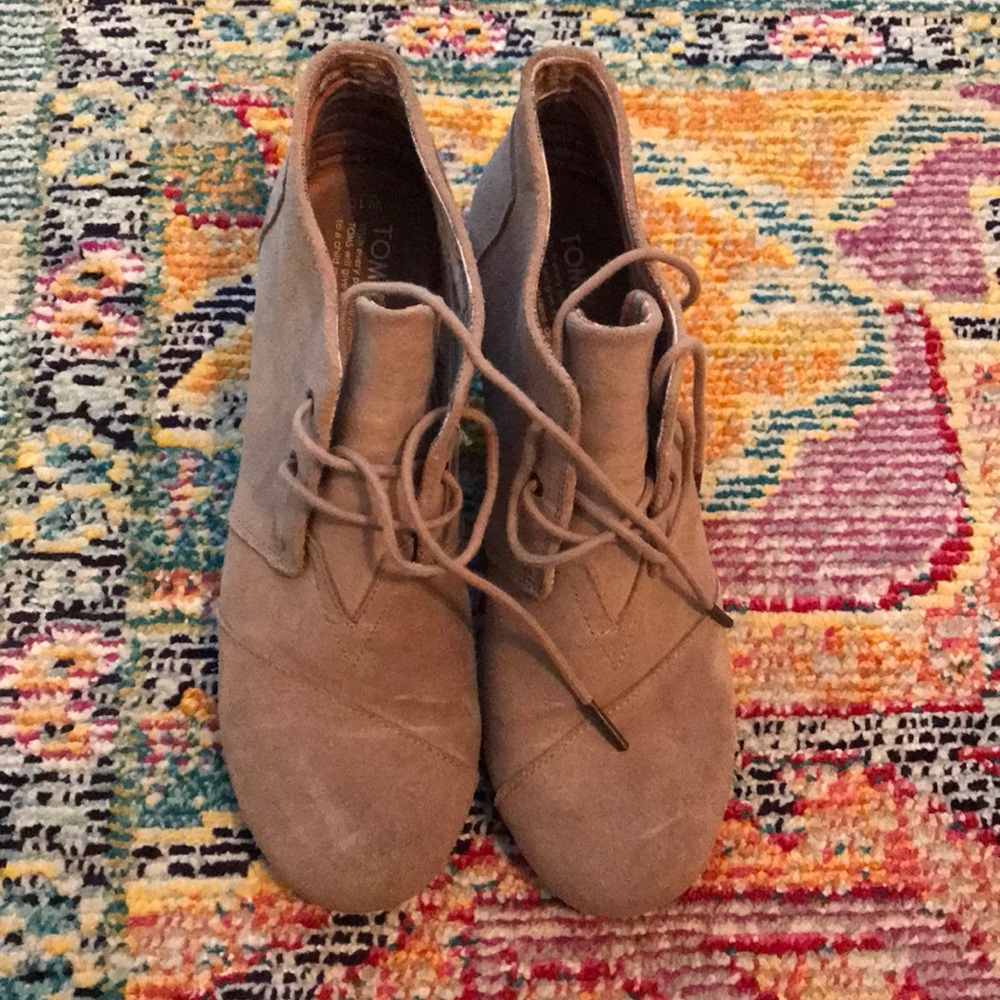 Tan wedges